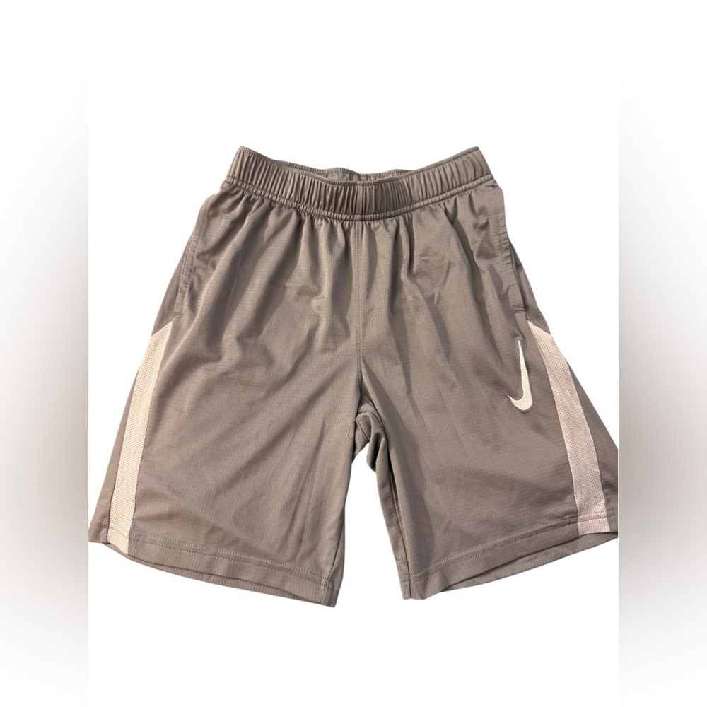 Nike Boys Dri-Fit Training Shorts in Gray and White| Size: M